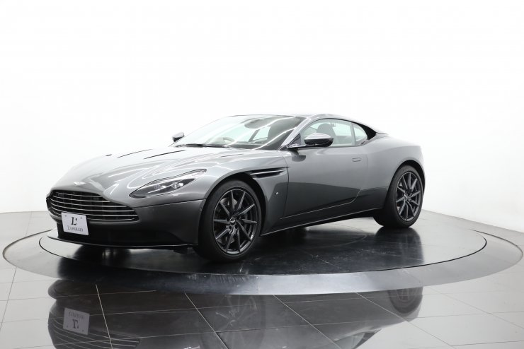 アストンマーティン DB11 V12 Launch Edition 世界限定1000台 20インチ