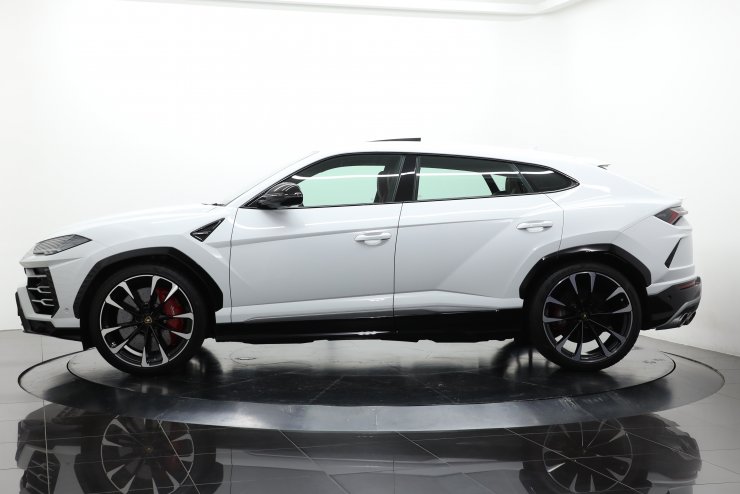 ランボルギーニ ウルス 4.0 右ハンドル オプション総額約466万円