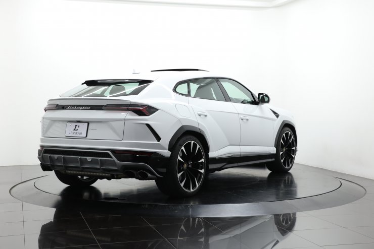 ランボルギーニ ウルス 4.0 右ハンドル オプション総額約466万円