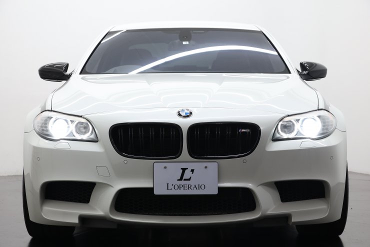 BMW M5 4.4L twinTurbo オプション総額約300万円 スペシャルカラー