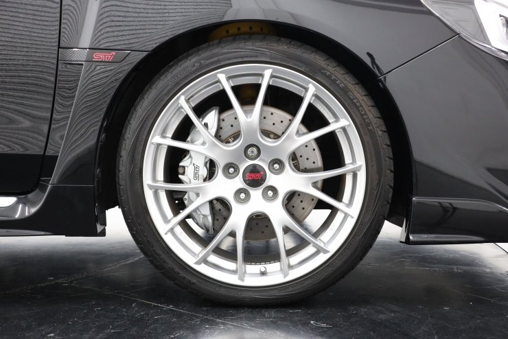 スバル WRX STI S207 6MT 400台限定車 走行8,000km 純正19インチBBS製