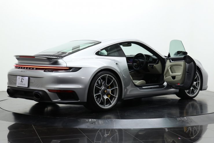 ポルシェ 911(Type992) Turbo S PDK ワンオーナー アイランドグリーン
