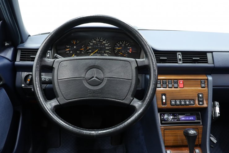 メルセデスベンツ Eクラス(ミディアムクラス) 300TE 4マチック 左