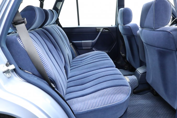 メルセデスベンツW124 S124 230TE 300TE サードシート メルセデス