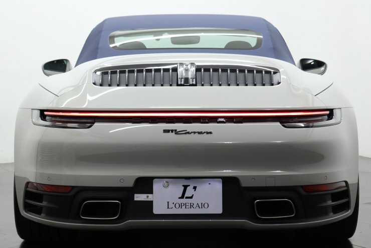 ポルシェ 911(Type992) Carrera Cabriolet PDK 有償色 グレー