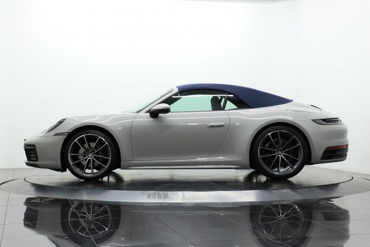 ポルシェ 911(Type992) Carrera Cabriolet PDK 有償色 グレー