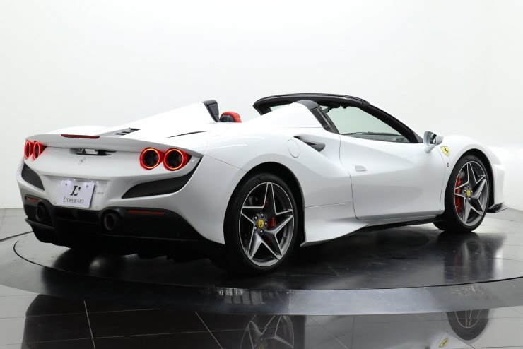 フェラーリ F8 Spider F1 DCT 正規ディーラー車 左ハンドル スペシャル