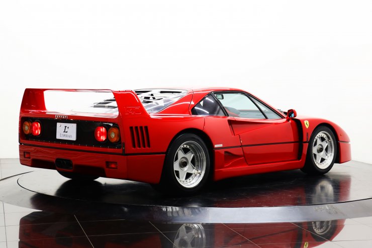 フェラーリ F40 【SPECIAL STOCK】1990年モデル 後期キャタライザー付
