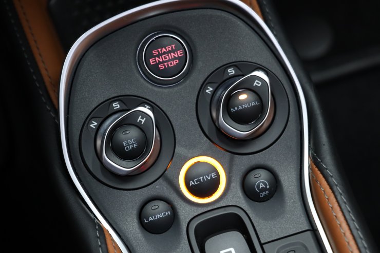 マクラーレン 570GT 左H スペシャルペイント サドルタンレザー