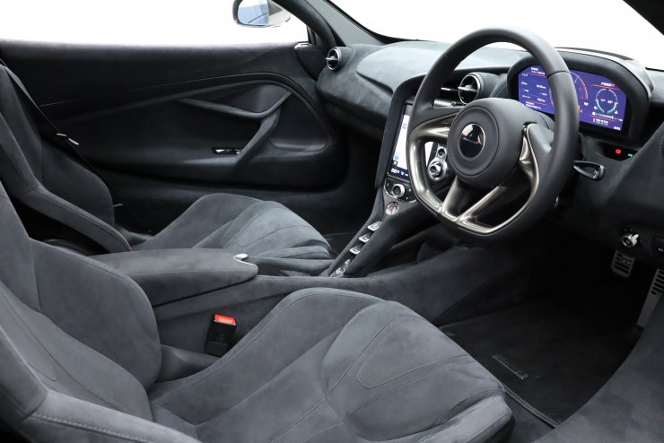 マクラーレン 720S Coupe ワンオーナー 右ハンドル ブラック