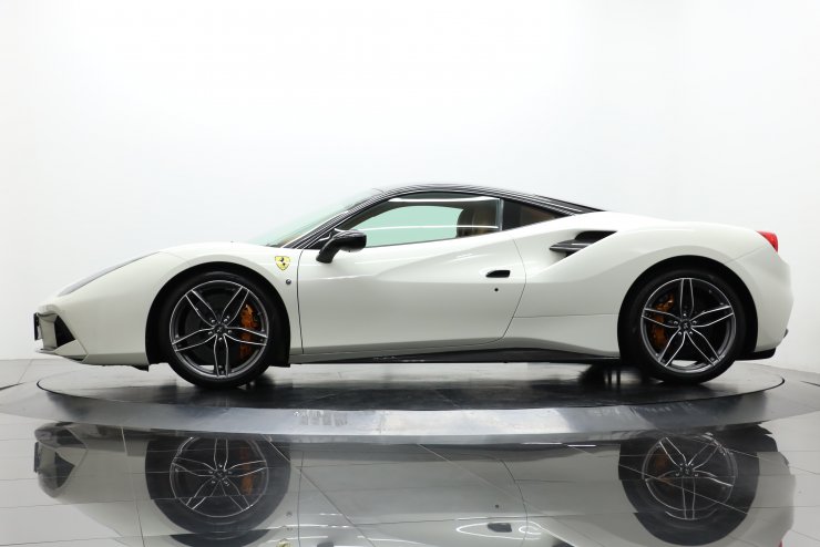 フェラーリ 488 GTB デイトナスタイルシート（クオイオレザー