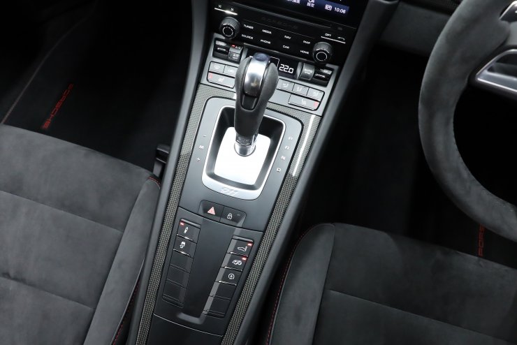 ポルシェ 911(Type991) カレラGTS PDK 後期モデル ワンオーナー