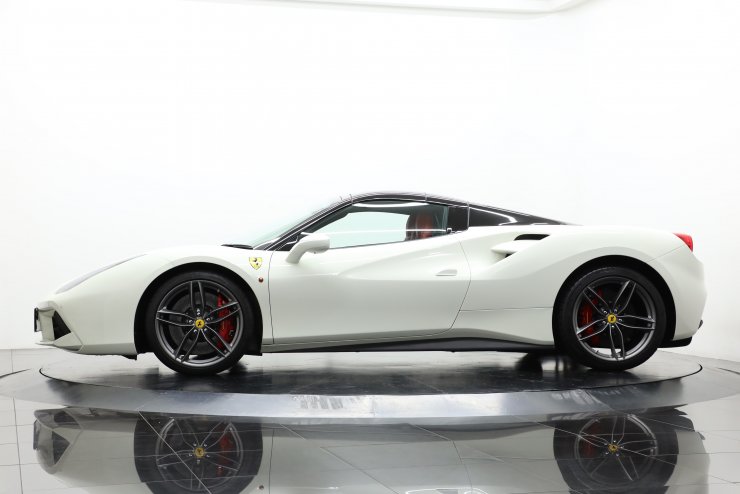 フェラーリ 488 Spider F1 DCT 正規ディーラー車 希少右ハンドル 純正