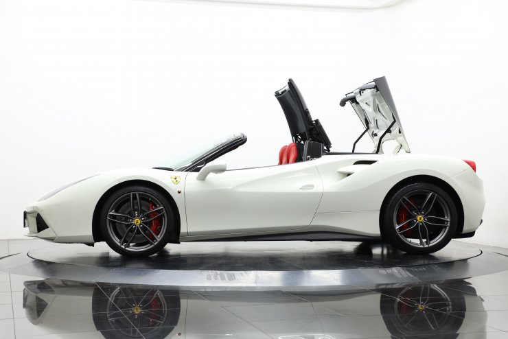 フェラーリ 488 Spider F1 DCT 正規ディーラー車 希少右ハンドル 純正