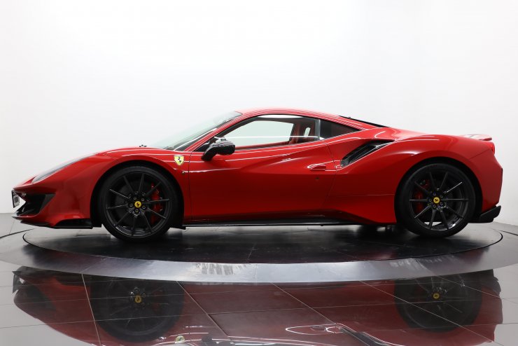 フェラーリ 488 Pista F1 DCT 正規ディーラー車 左ハンドル