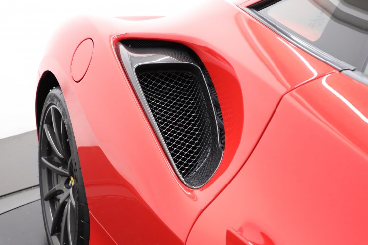 フェラーリ 488 Pista F1 DCT 正規ディーラー車 左ハンドル