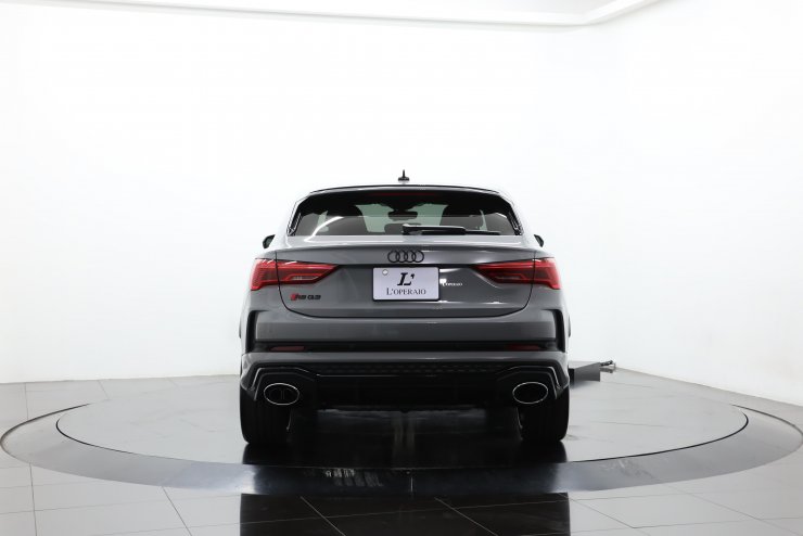 アウディ RS Q3スポーツバック 現行モデル ワンオーナー S