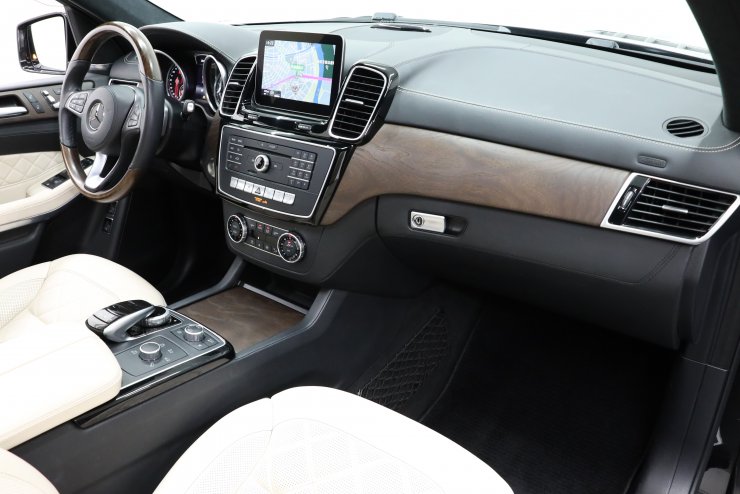 メルセデスベンツ GLSクラス GLS550 4マチックスポーツ