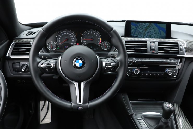 BMW M4 クーペ 6MT コンフォートアクセス カーボンインテリアトリム 