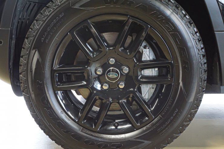 ランドローバー ディフェンダー110td5 純正ステアリング 本体 ランドローバー ディフェンダー110td5 純正ステアリング 本体 - メルカリ