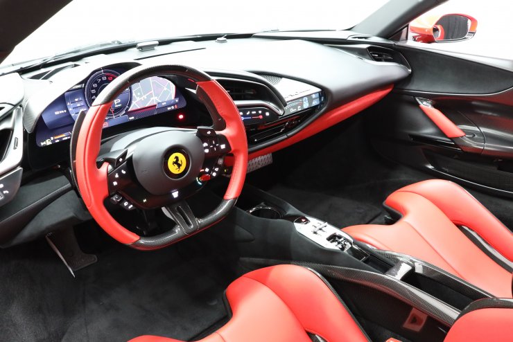 Ferrari　フェラーリ SF90　純正内装部品（カーボン製） フェラーリ SF90 ストラダーレ アセットフィオラノ F1 DCT 正規