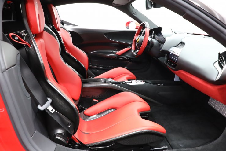 フェラーリ SF90 ストラダーレ アセットフィオラノ F1 DCT 正規