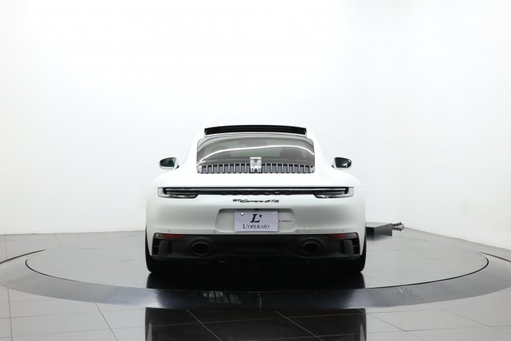 ポルシェ 911(Type992) カレラ GTS PDK 電動ガラスサンルーフ