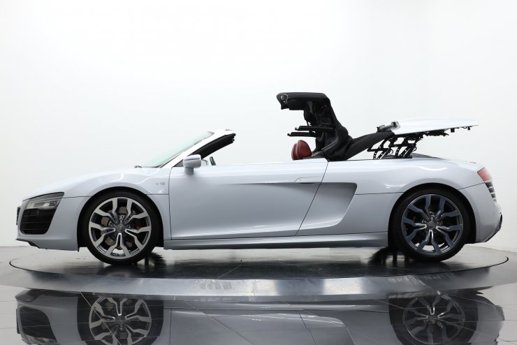 【動作確認済み】アウディ 電動自動車 Audi R8 Spyder シルバー トラブル修理-アウディR8 Spyder スタンバイスイッチは入るが車