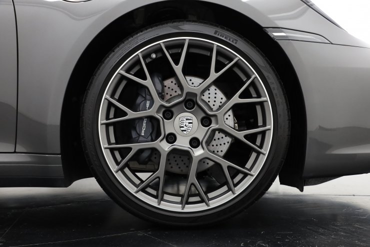 ポルシェ 911 タルガ 4 ポルシェ 911(Type992) タルガ4 PDK 希少左H オプション総額約