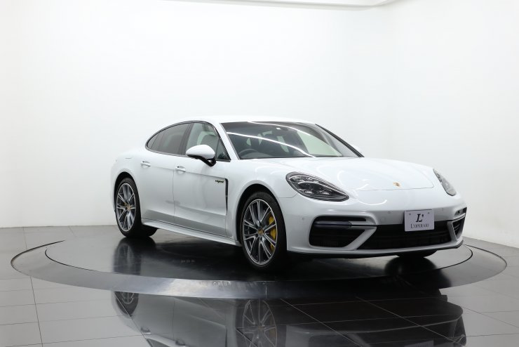 ポルシェ パナメーラ ターボS Eハイブリッド PDK スポーツクロノPKG