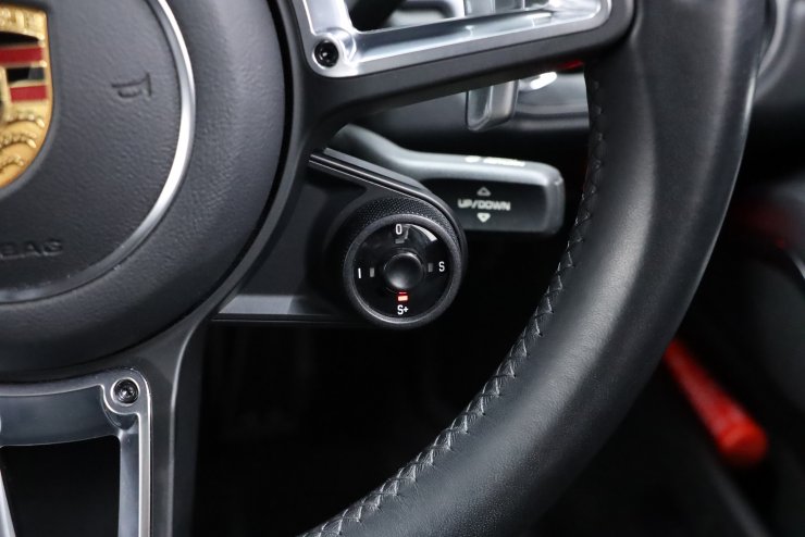 ポルシェ 911(Type991) カレラ4 PDK 後期モデル スポーツクロノPKG