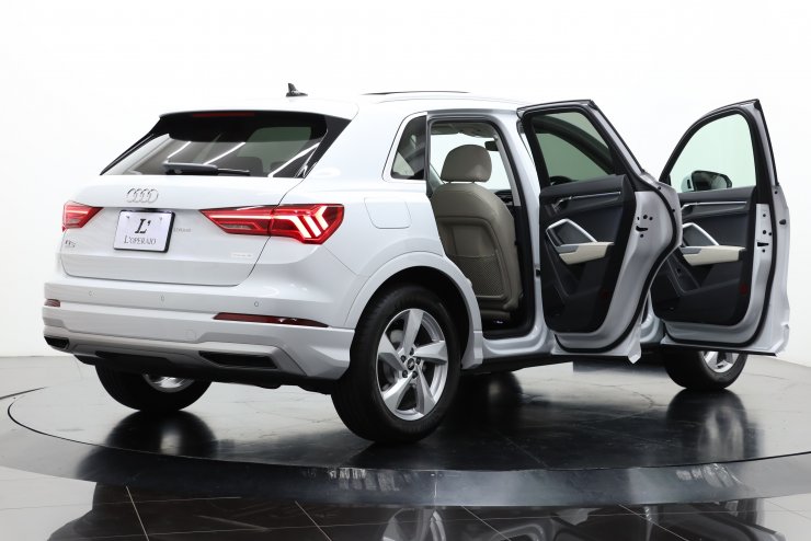 アウディ Q3 35TFSI アドバンスド ワンオーナー パノラマサンルーフ