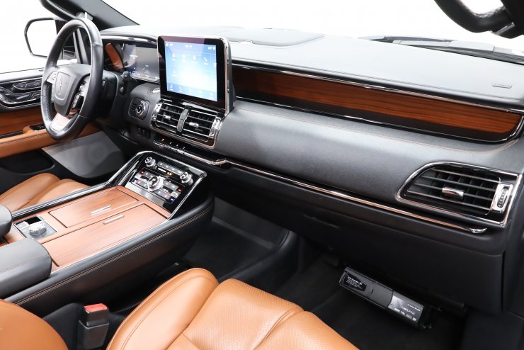 リンカーン ナビゲーター リザーブ 新車並行 茶革 ホワイトプラチナム