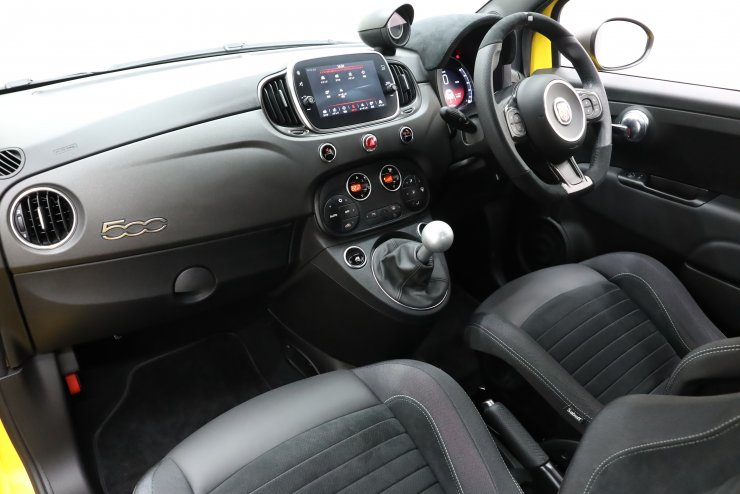 アバルト 595 コンペティツィオーネ 5MT 最終モデル 有償色 ブレンボ