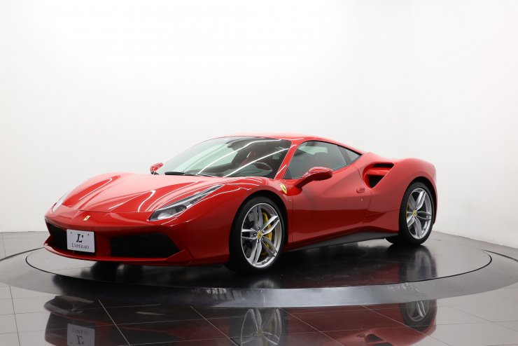 フェラーリ 488 GTB サスペンションリフト カーボン(LEDステアリング