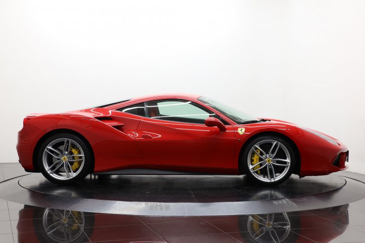 フェラーリ 488 GTB サスペンションリフト カーボン(LED