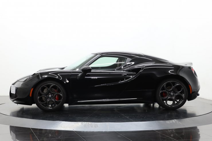 アルファロメオ 4C Coupe 赤革 スポーツパッケージ レザーパッケージ 