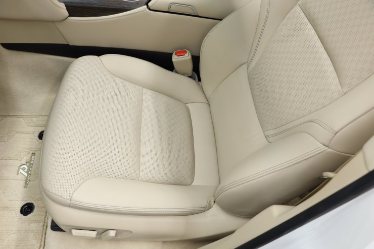 トヨタ ランドクルーザー 300 ZX ガソリン 1オーナー プレシャス