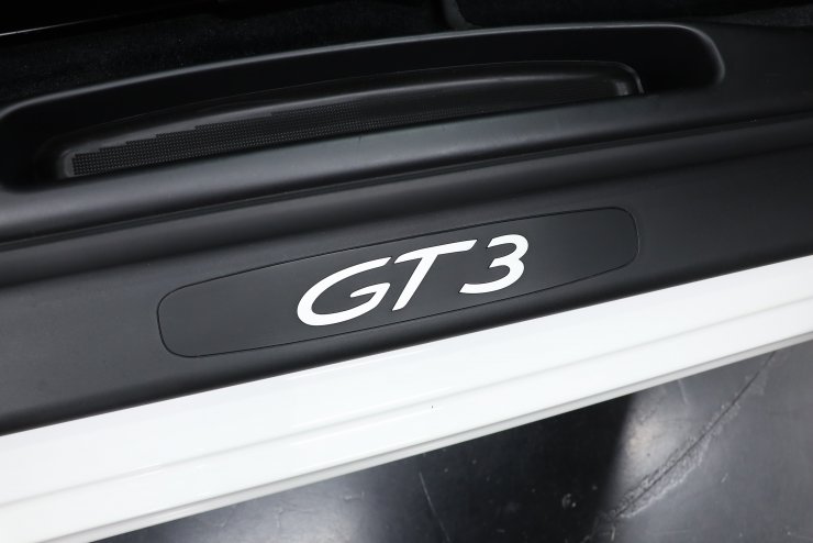 ポルシェ 911(Type997) GT3 クラブスポーツPKG 6MT PCCB バケット
