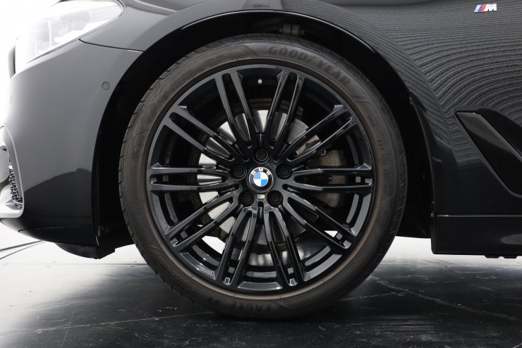 BMW 523I ツーリング 純正ホイール BMW 5シリーズ 523i ツーリング Mスポーツ 有償色 純正19インチアルミ