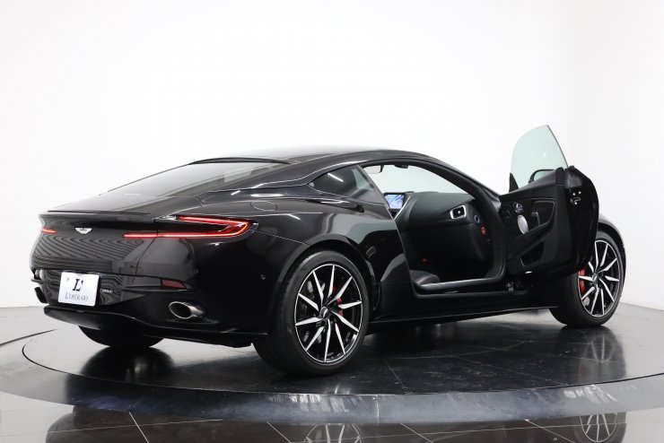 アストンマーティン DB11 V12 Launch Edition 世界限定1000台 左