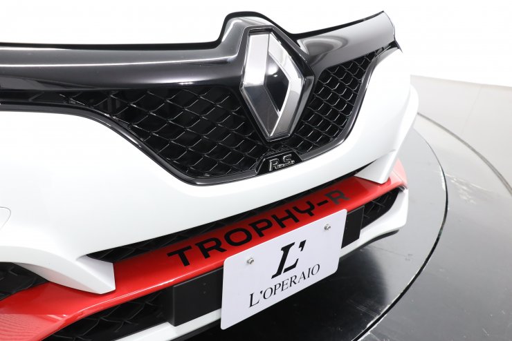 ルノー メガーヌ R.S. トロフィーR 6MT 国内限定47台 19インチ鍛造AW