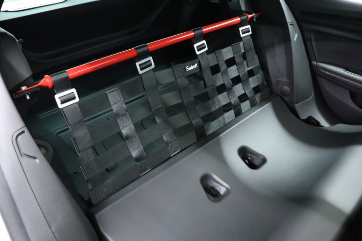 ルノー メガーヌ R.S. トロフィーR 6MT 国内限定47台 19インチ鍛造AW