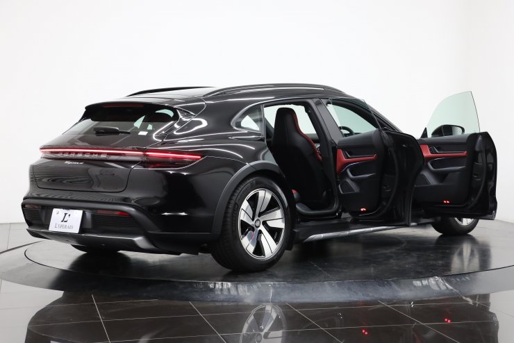 ポルシェ タイカン 4 Cross Turismo 1オーナー OP総額約163万円 クロノ