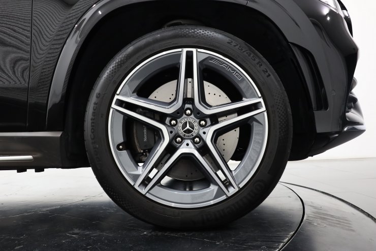 アクアネオンアートローファン様‼️専用‼️AMG21◼️GLS400d◼️スタッドレス◼️ メルセデスベンツ GLSクラス GLS400d 4マチック AMGライン 有償色 黒革