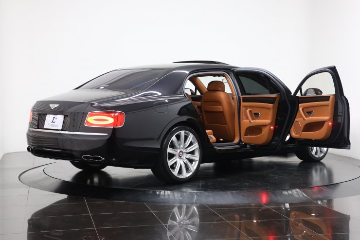 ベントレー フライングスパー V8 タンレザー 純正21インチアルミ