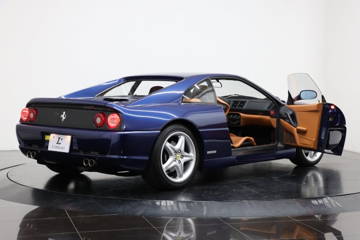 RICH品　F355 berlinettaリヤガーニッシュ（純正品） RICH様専用品 F355 berlinettaリヤガーニッシュ（純正品