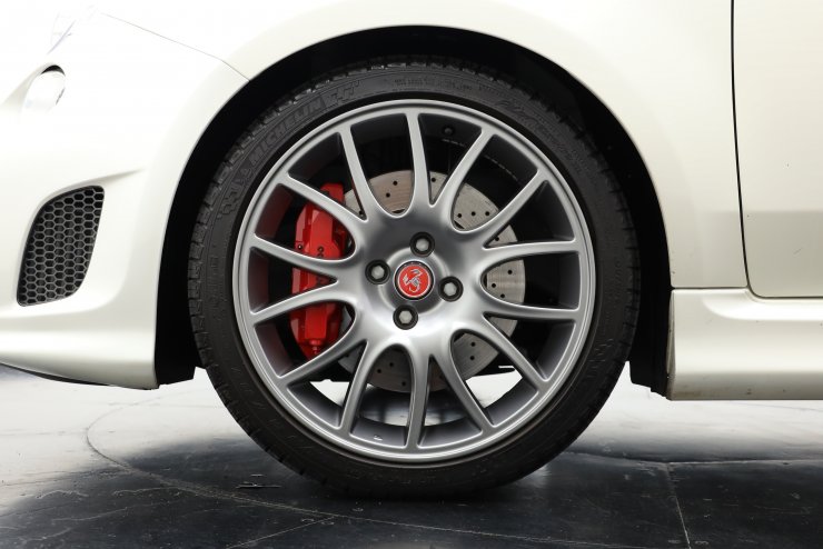 アバルト 695トリブートフェラーリ アル ジャポーネ 1オーナー 限定50