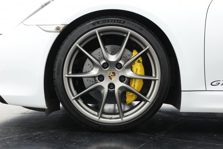 ポルシェ ボクスター (Type981) GTS 6MT 左ハンドル 有償カラー