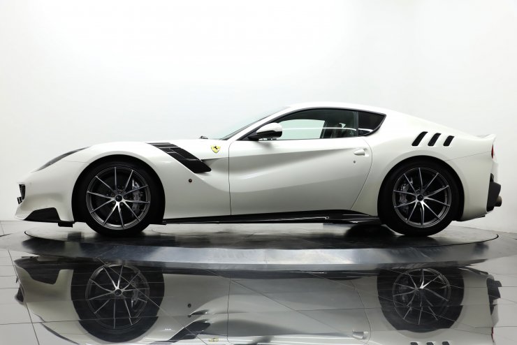 フェラーリ F12 TDF 世界限定799台 正規ディーラー車 特別外装色